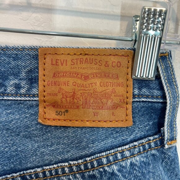 Levi's 501 Premium Cut off jean denim shorts Size 27 Medium wash High rise - Picture 7 of 11